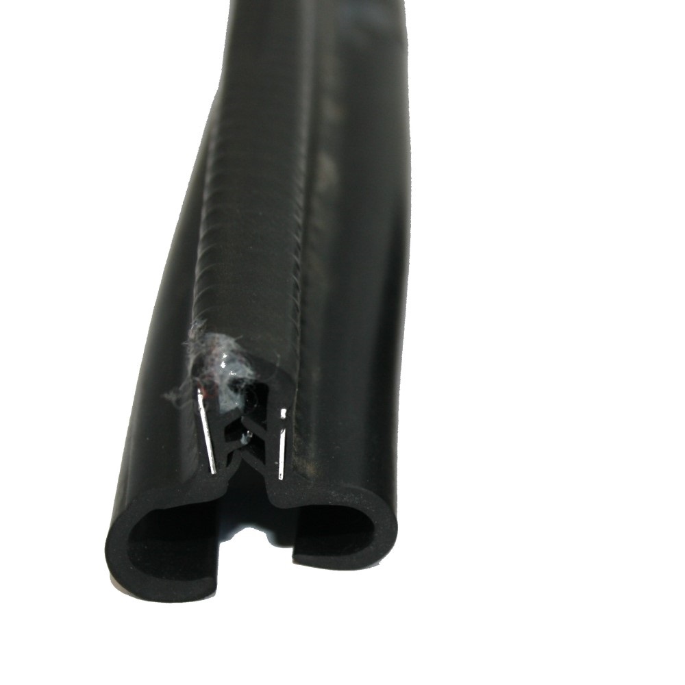 91100052_Gummi_Klemmprofil_37.jpg Profilo di serraggio in gomma 37 mm – rotolo = 50 m